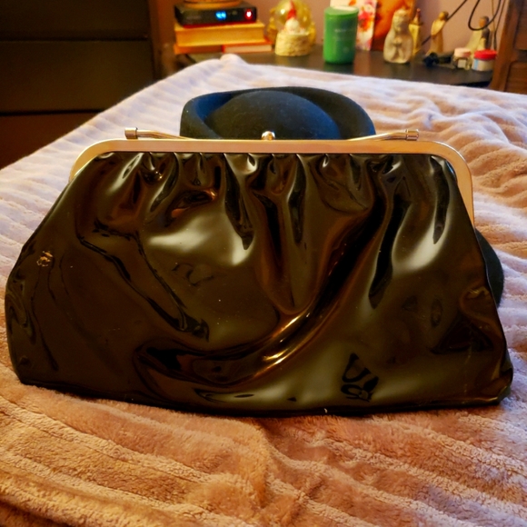 Vintage vinyl clutch FREE w every clothing purchase - Picture 1 of 2